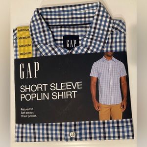 NWT Men’s Gap medium short sleeve shirt